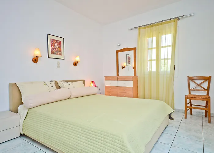 Ydreos & Appartement Mikri Vigla